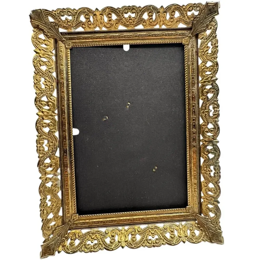Unbranded vintage gold